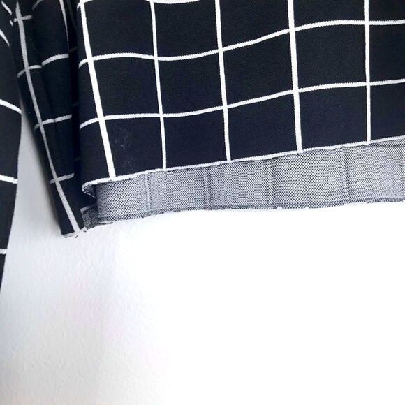 BoylyMia Black and White Windowpane Jersey Knit Crop Long Sleeve Top - Picture 5 of 7